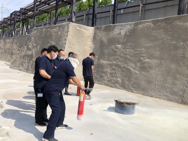 筑牢防火墻，把好安全關(guān)，  ---公司開展消防應(yīng)急演練