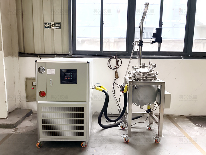 上?？婆d儀器與上海某塑料有限公司